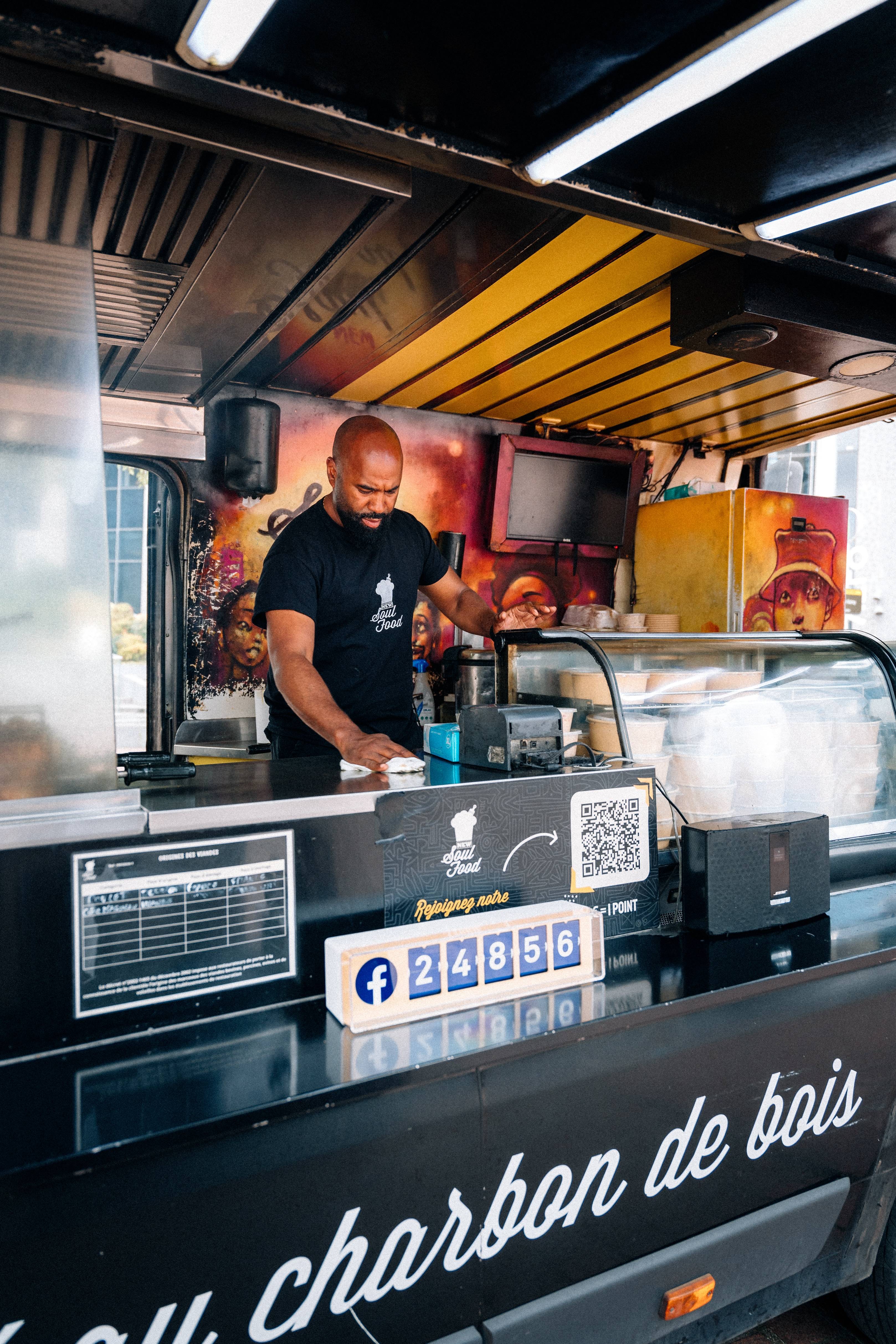 Smiirl Facebook Counter in a foodtruck