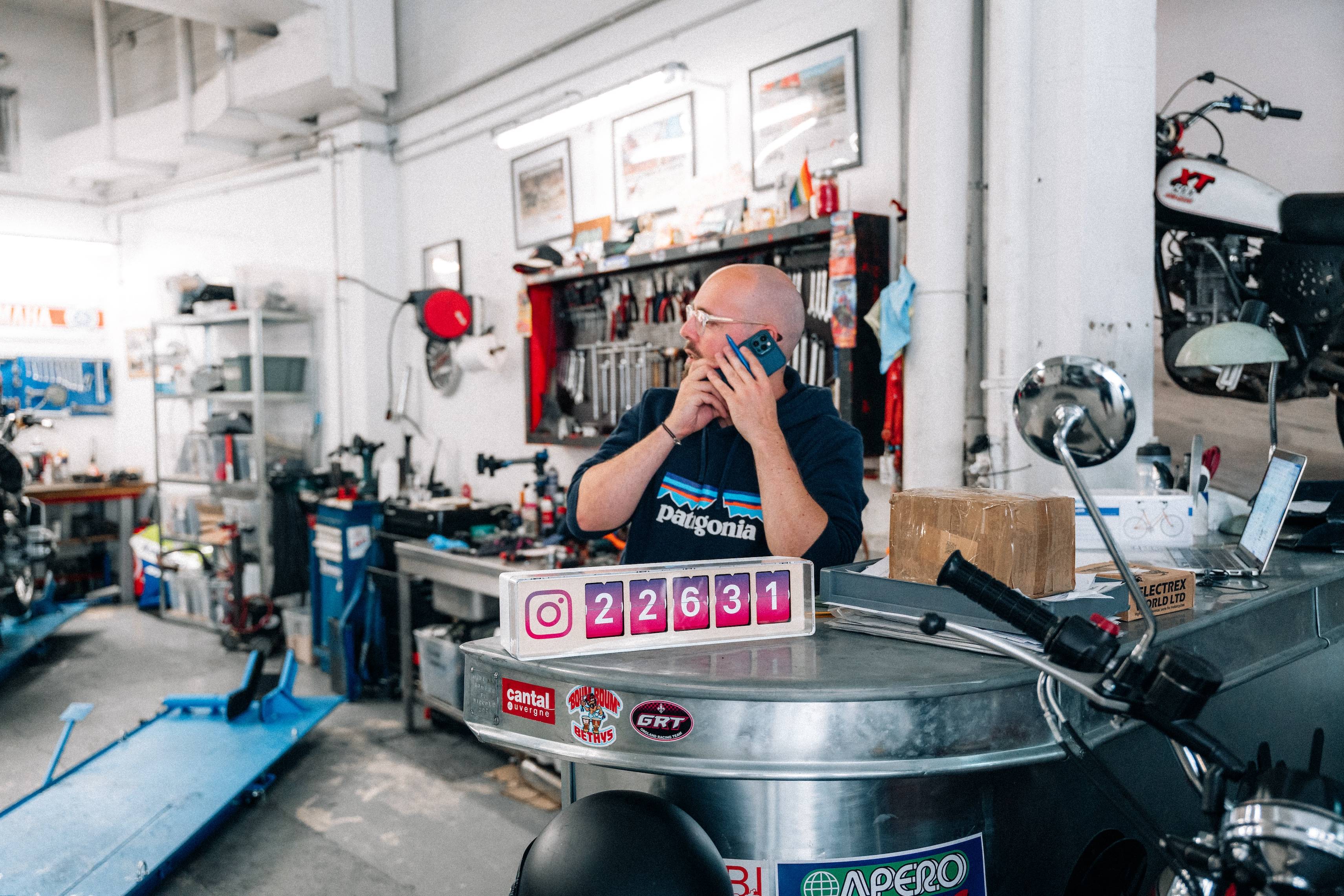 Smiirl Instagram Counter in a moto repair