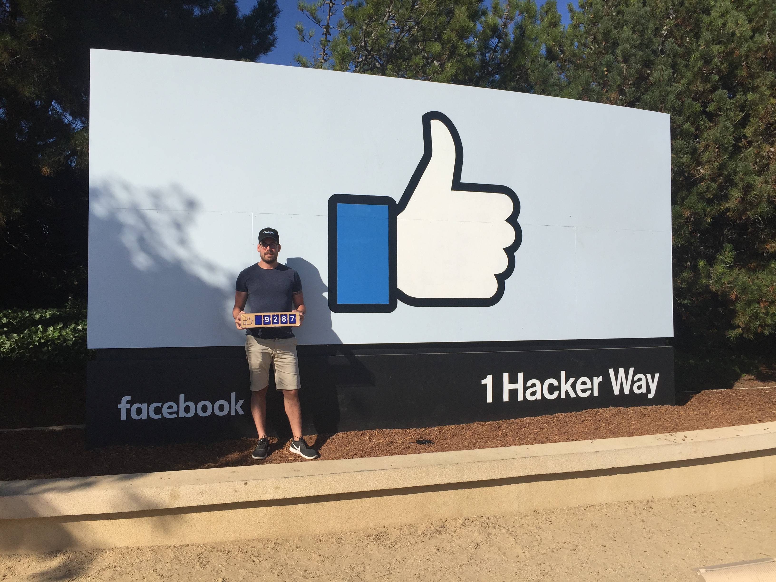 店舗の方にお勧め！！【Smiirl】SNSカウンター（Facebook用） いいねカウンター Facebook 箱付きSmiirl Counter（ﾟ*｡SNS